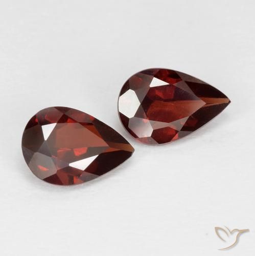 Gemas de Granate piropo Rojo oscuro natural de 1.48 ct, En forma de pera, VS