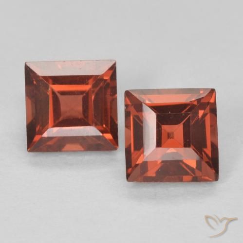 Gemas de Granate piropo Rojo medio natural de 0.90 ct, Cuadrado, VVS-VS
