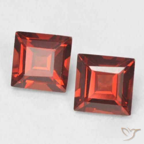 Gemas de Granate piropo Rojo medio natural de 0.90 ct, Cuadrado, VVS-VS