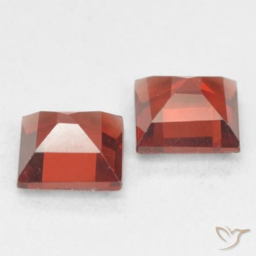 Gemas de Granate piropo Rojo medio natural de 0.90 ct, Cuadrado, VVS-VS