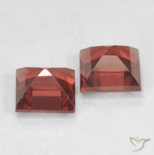 Gemas de Granate piropo Rojo medio natural de 0.94 ct, Cuadrado, VVS-VS