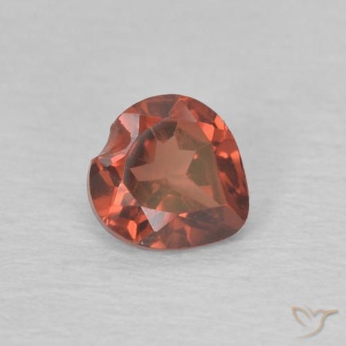 Granate piropo Rojo medio natural de 0.58 ct, Corazón, VVS-VS
