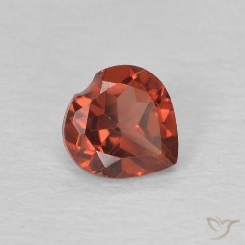 Granate piropo Rojo grosella natural de 0.60 ct, Corazón, VVS-VS