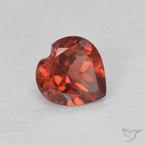 Granate piropo Rojo grosella natural de 0.62 ct, Corazón, VVS-VS