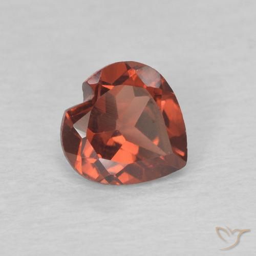 Granate piropo Rojo medio natural de 0.60 ct, Corazón, VVS-VS