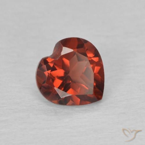 Granate piropo Rojo claro natural de 0.64 ct, Corazón, VVS-VS