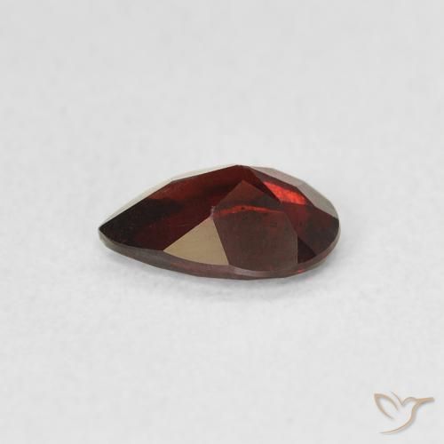 Granate piropo Rojo oscuro natural de 0.65 ct, En forma de pera, VS