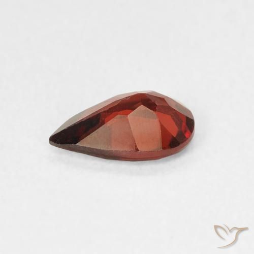 Granate piropo Rojo sangre intenso natural de 0.68 ct, En forma de pera, VS