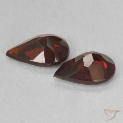 Gemas de Granate piropo Rojo oscuro natural de 1.43 ct, En forma de pera, VVS-VS