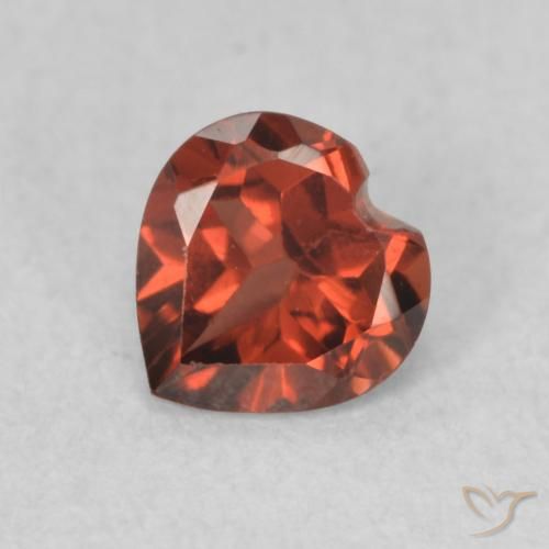 0.59ct Natural Rojo oscuro Granate piropo, Corazón, VVS