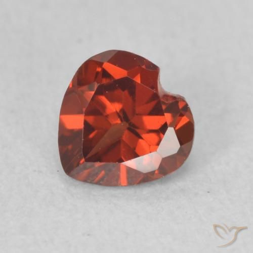 0.62ct Natural Rojo oscuro Granate piropo, Corazón, VVS