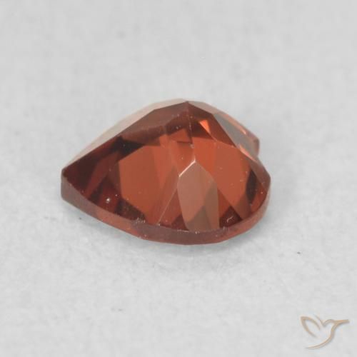 Granate piropo Rojo escarlata natural de 0.57 ct, Corazón, VVS