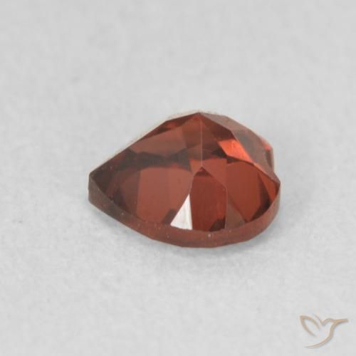 Granate piropo Rojo escarlata natural de 0.66 ct, Corazón, VVS