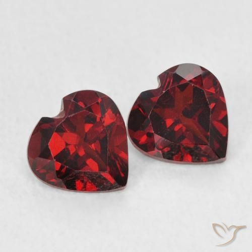 Gemas de Granate piropo Rojo medio natural de 1.08 ct, Corazón, VS