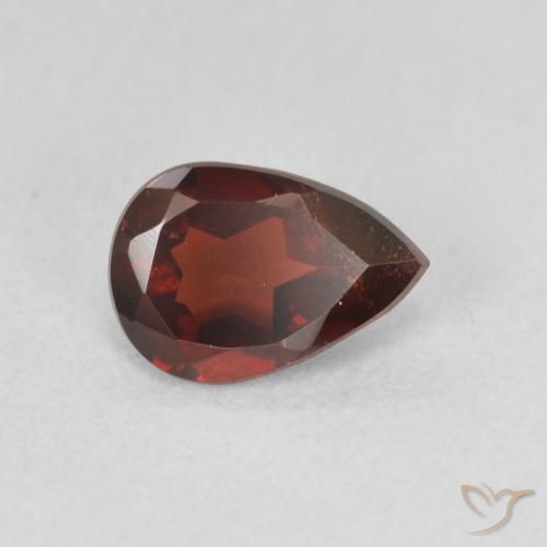 Granate piropo Rojo oscuro natural de 0.80 ct, En forma de pera, VVS-VS