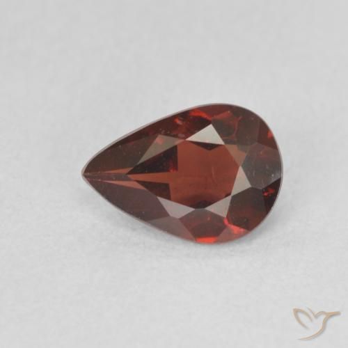 Granate piropo Rojo oscuro natural de 0.73 ct, En forma de pera, VVS-VS