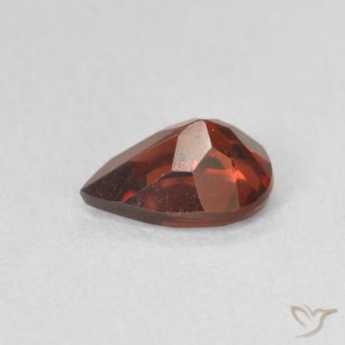 Granate piropo Rojo medio natural de 0.84 ct, En forma de pera, VVS-VS