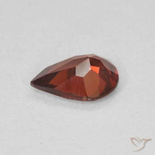 Granate piropo Rojo sangría natural de 0.62 ct, En forma de pera, VS
