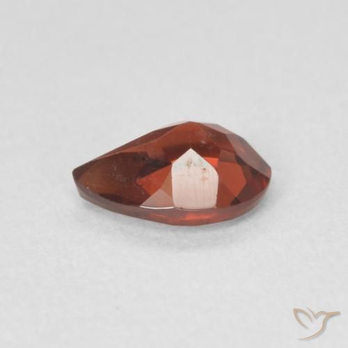 Granate piropo Rojo oscuro natural de 0.77 ct, En forma de pera, VS