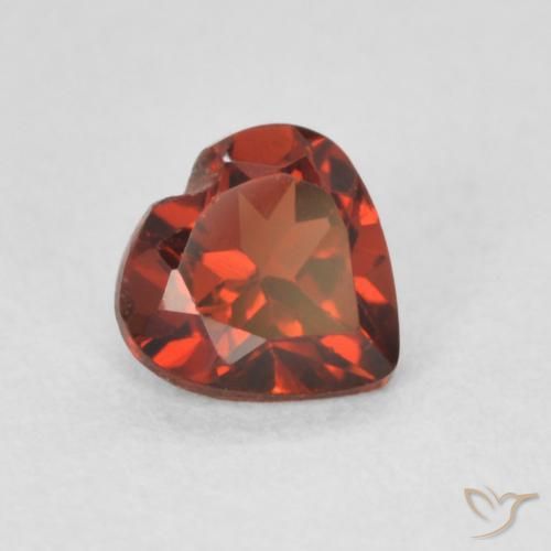 Granate piropo Rojo oscuro natural de 0.58 ct, Corazón, VS