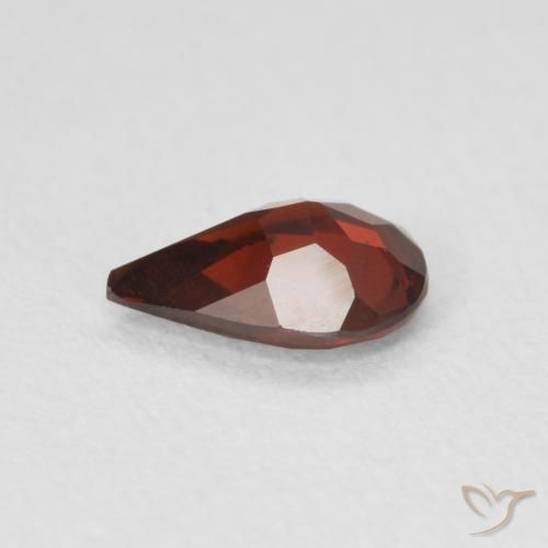 Granate piropo Rojo sangría natural de 0.73 ct, En forma de pera, VVS-VS