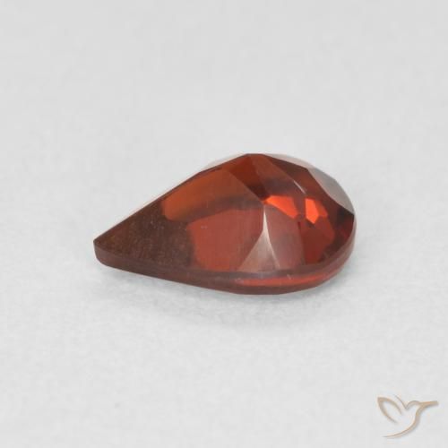 Granate piropo Rojo oscuro natural de 0.82 ct, En forma de pera, VVS-VS