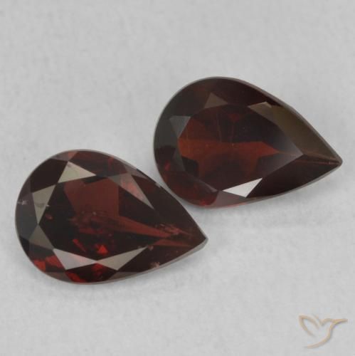 Gemas de Granate piropo Rojo oscuro natural de 1.35 ct, En forma de pera, VS