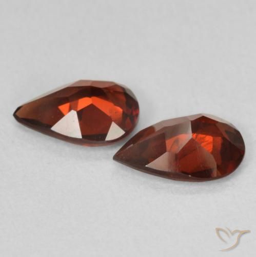 Gemas de Granate piropo Rojo sangre intenso natural de 1.39 ct, En forma de pera, VS