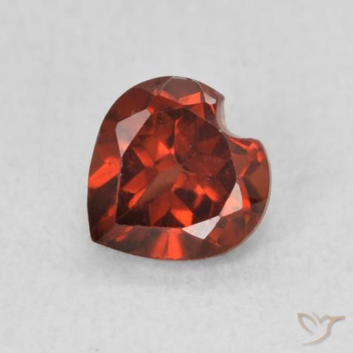 0.64ct Natural Rojo medio Granate piropo, Corazón, VS