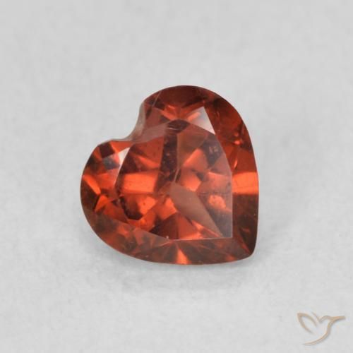Granate piropo Roja Anaranjada natural de 0.56 ct, Corazón, VS