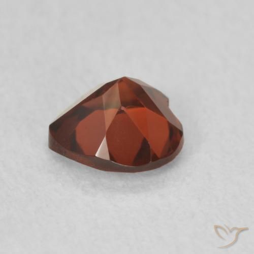 Granate piropo Rojo grosella natural de 0.58 ct, Corazón, VS
