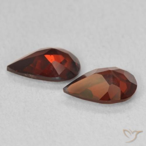 Gemas de Granate piropo Rojo grosella natural de 1.25 ct, En forma de pera, VVS-VS