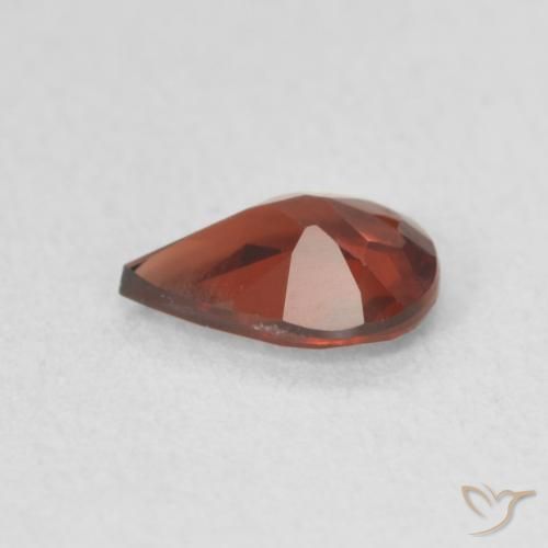 Granate piropo Rojo sangría natural de 0.70 ct, En forma de pera, VVS