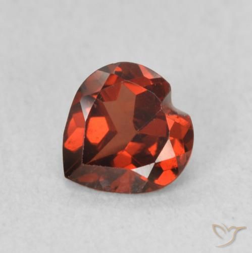 0.59ct Natural Rojo grosella Granate piropo, Corazón, VVS