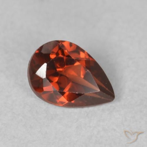 Granate piropo Rojo oscuro natural de 0.52 ct, En forma de pera, VS