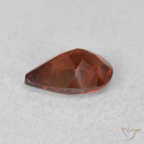 Granate piropo Rojo oscuro natural de 0.52 ct, En forma de pera, VS