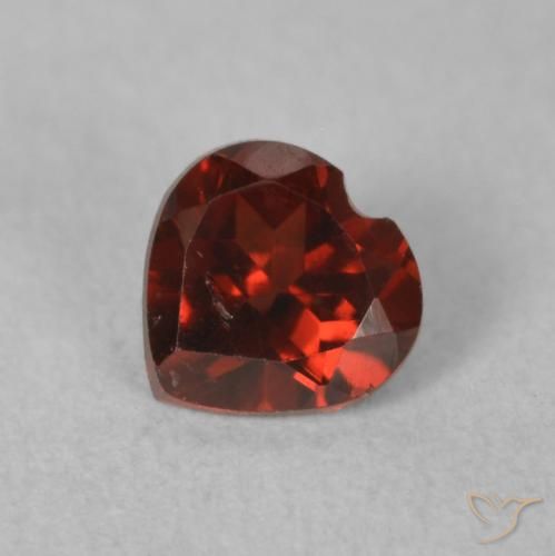 Granate piropo Rojo medio natural de 0.60 ct, Corazón, VS