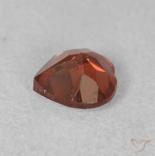Granate piropo Rojo claro natural de 0.61 ct, Corazón, VS