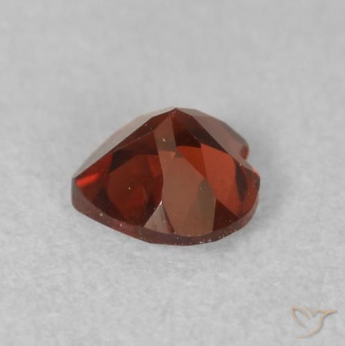 Granate piropo Rojo medio natural de 0.63 ct, Corazón, VS