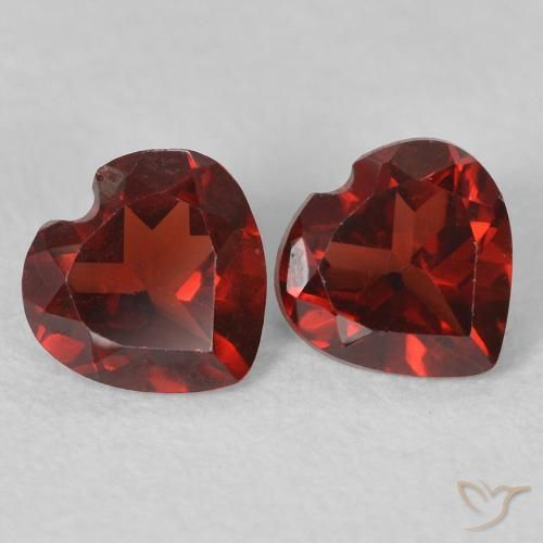 Gemas de Granate piropo Rojo oscuro natural de 1.02 ct, Corazón, VVS-VS