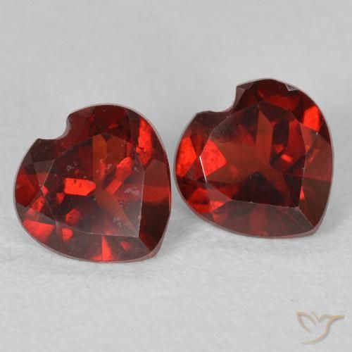 Gemas de Granate piropo Rojo sangría natural de 1.06 ct, Corazón, VS