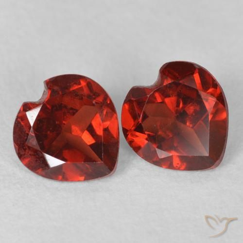 Gemas de Granate piropo Rojo medio natural de 0.89 ct, Corazón, VVS-VS