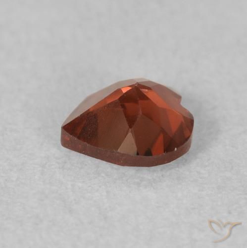 Granate piropo Rojo medio natural de 0.57 ct, Corazón, VVS-VS