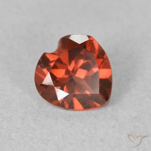 Granate piropo Rojo oscuro natural de 0.55 ct, Corazón, VVS-VS