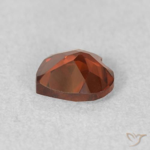 Granate piropo Medium Dark-Red natural de 0.55 ct, Corazón, VVS-VS