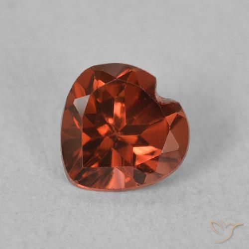 0.57ct Natural Rojo claro Granate piropo, Corazón, VVS-VS