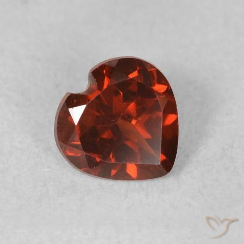 Granate piropo Rojo medio natural de 0.55 ct, Corazón, VVS-VS
