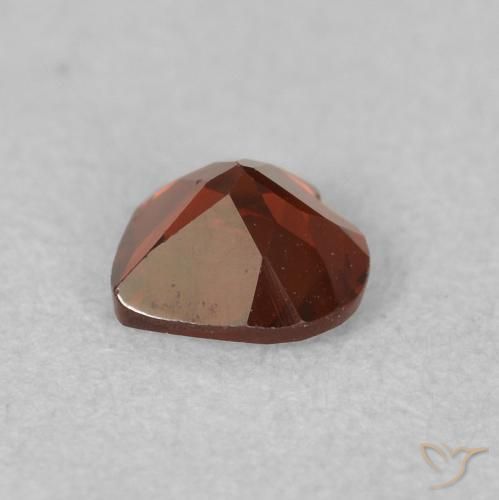 Granate piropo Rojo medio natural de 0.55 ct, Corazón, VVS-VS