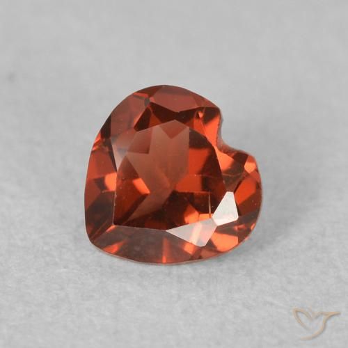 0.60ct Natural Rojo carmesí intenso Granate piropo, Corazón, VVS-VS