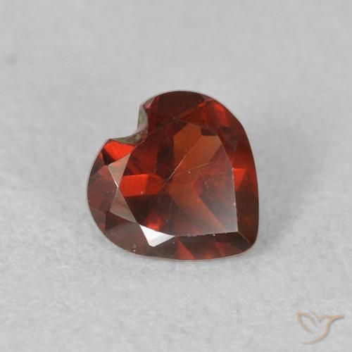 Granate piropo Rojo grosella natural de 0.53 ct, Corazón, VVS-VS